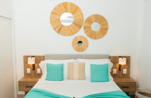 El Cortecito Apartment | ★★Luxury Apartment 2 BR/2 Bath Steps from Ocean★★