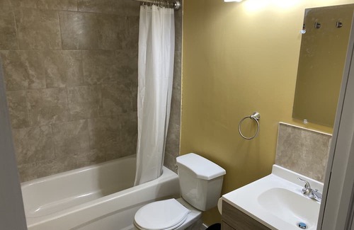 Sudbury Apartment | Beautiful 3 befroom Apartment ,6 minutes to Costco and many restaurants