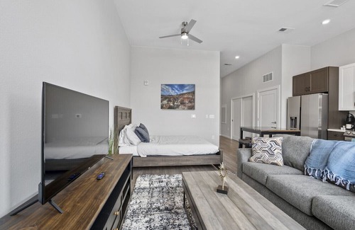 Baker Apartment | Steps From Denver Health!