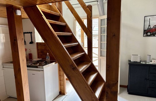 Villemoiron-en-Othe Apartment | Le domaine du Lavoir / Moumoune sleeps 4. Jacuzzi access from April to October