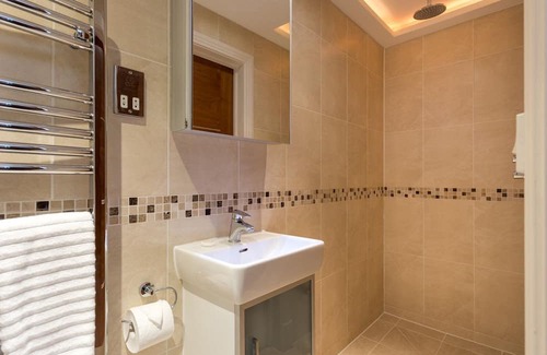 Westbourne Apartment | Swallows - an apartment that sleeps 2 guests in 1 bedroom