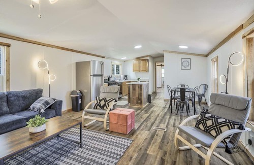 Cripple Creek Ski Chalet | Rustic 3BR Home with Hot Tub, Peak View near Cripple Creek