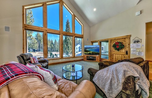 Mountain View Estates House | Snow Mtn Lodge 4BR/2.5BA Luxury Home