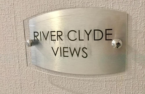 Port Glasgow Apartment | RIVER CLYDE VIEWS - PRIVATE APT, SWIMMING POOL, FITNESS GYM, SAUNA, STEAM ROOM.