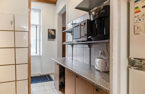 Brigittenau Apartment | Affordable 2BR Apt Near Danube