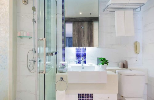 Tsim Sha Tsui Hotel | The Bauhinia Hotel Tsim Sha Tsui
