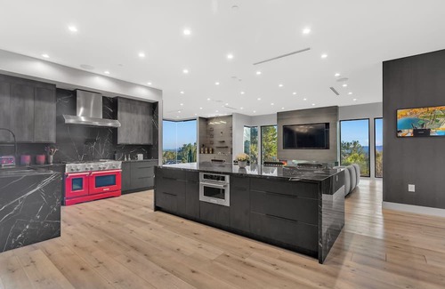 Granada Hills North House | Luxury 5,000 sqft Home W/View &Infinity Pool & Spa!
