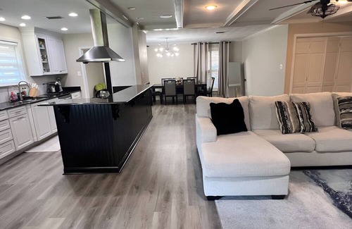 Metairie House | 3bd 2bath house in Metairie - 15 minute drive to Superdome and Bourbon Street