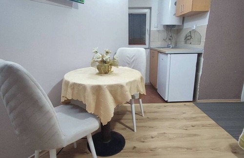 Centar Apartment | Mountain View Studio in Skopje's Vodno Neighborhood