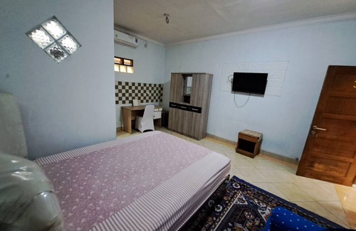 Astana Anyar Hotel | OYO 94417 Putridapisa Guest House
