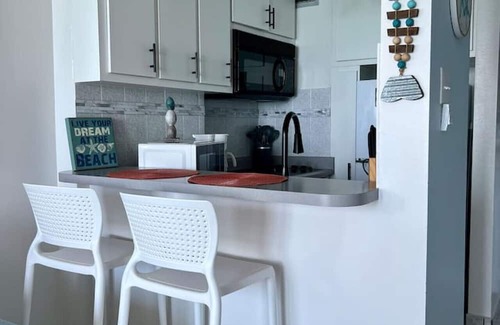 Sardinera Apartment | Lovely Oceanfront Retreat with Stunning Views