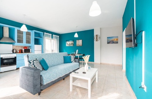 Theologos Apartment | Apartment 'Bella's House' with Mountain View, Wi-Fi and Air Conditioning