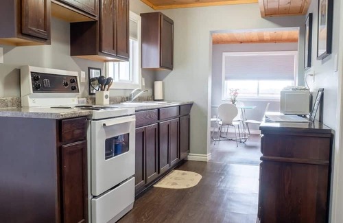 Bloomfield House | The Wellington: Waterview Couple's Getaway