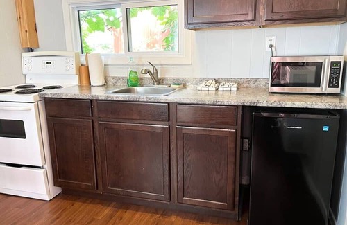 Bloomfield House | The Waupoos Cozy Couple's Getaway in PEC