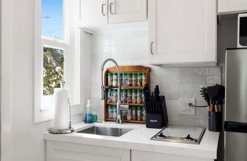 East Sacramento Apartment | SK Living | East Sac | Studio | 2nd Floor