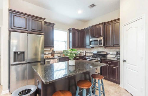 Katy House | Estate on Tea Tree Dr E#41267