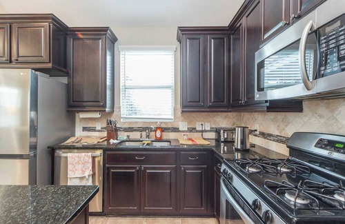 Katy House | Estate on Tea Tree Dr E#41267