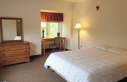 Valley Forge House | Cozy 1-bedroom hotel with WiFi, AC in charming Phoenixville