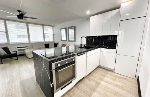 East Fort Lauderdale Condo | Fort Lauderdale waterfront Cozy 2-bedroom condo on ICW, 1 block to beach