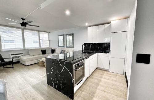 East Fort Lauderdale Condo | Fort Lauderdale waterfront Cozy 2-bedroom condo on ICW, 1 block to beach