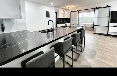 East Fort Lauderdale Condo | Fort Lauderdale waterfront Cozy 2-bedroom condo on ICW, 1 block to beach