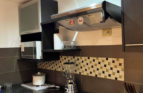 Guayaquil Apartment | Puerto Santa Ana, Cama King, Parqueo