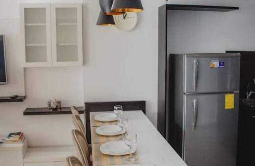 Guayaquil Apartment | Puerto Santa Ana, Cama King, Parqueo