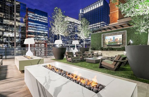 Civic District Condo | Downtown Penthouse - 3bed 4bath in the Heart of the Action