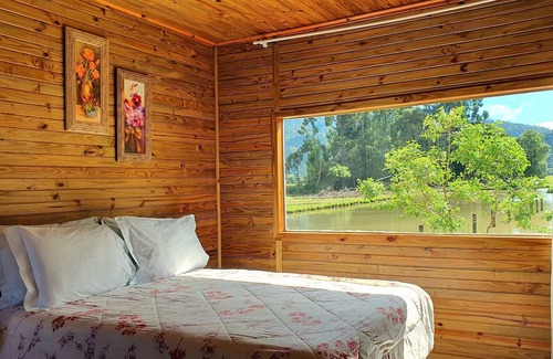 Urubici House | Pousada Mato Verde - Chalé Rosa - Vista pro Lago