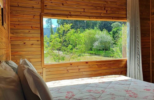 Urubici House | Pousada Mato Verde - Chalé Rosa - Vista pro Lago