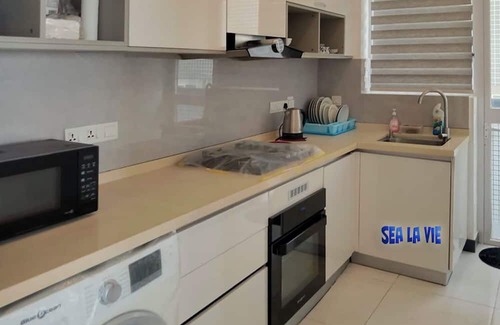Mount Lavinia Apartment | Enjoy a beautiful sunset from your ocean-view bedroom.