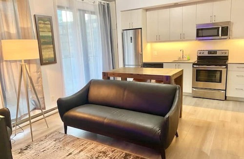 Cite Multimedia Apartment | Pretty studio in Old Port Montreal with charming decor and a fantastic location.