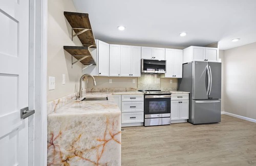 Elkton House | Secluded Barndominium Retreat. Minutes from Fair Hill International. 10min UD