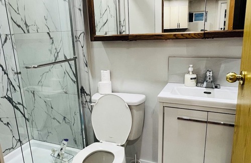 McMillan House | Cozy.brand new suite.near pool