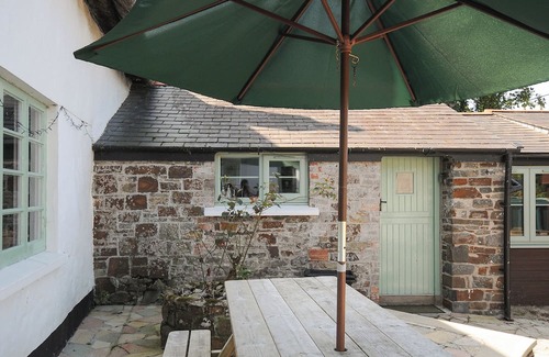 Hartland Cottage | ORCHARD COTTAGE, pet friendly, character holiday cottage in Hartland