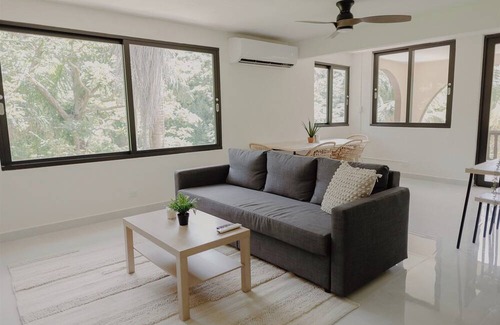 Jimenez House | Hacienda de Claire- Mountain and Beach home, bring the whole family!