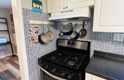 Gallatin Cottage | Cottage by the Sheep - 3BD/2Bath