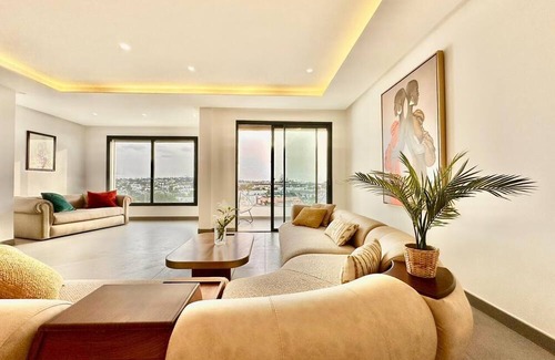 Boulevard de la Corniche Apartment | Luxury 2-bedroom apartment with WiFi, AC with Amazing View