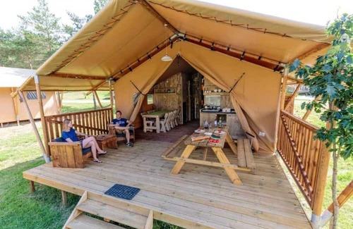 Thoux House | Camping 3 étoiles - eecge0