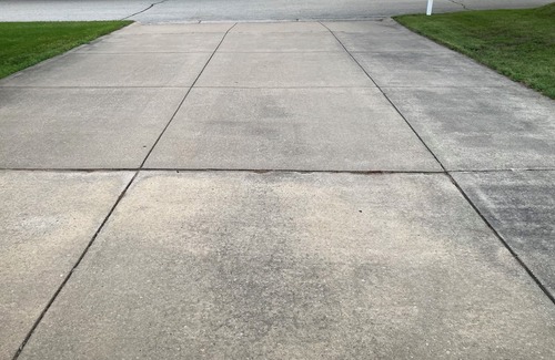 Ashwaubenon RV Rental | Driveway 3 Blocks from Lambeau Field: RV Friendly for NFL Draft