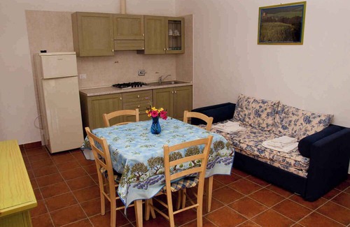 Follonica Apartment | Holiday apartment with pool and sun loungers