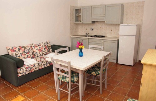 Follonica Apartment | Holiday apartment with pool and sun loungers