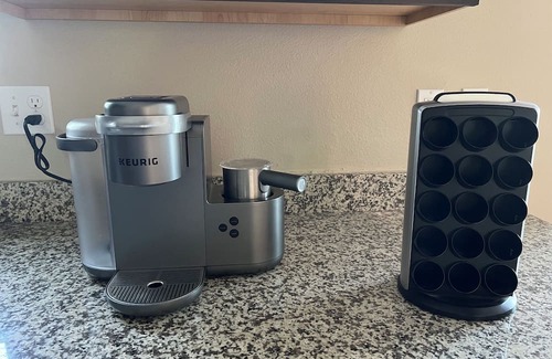 Marion Condo | Welcome to our serene 4-bed, 3.5 bath retreat in a quiet neighborhood in Marion.