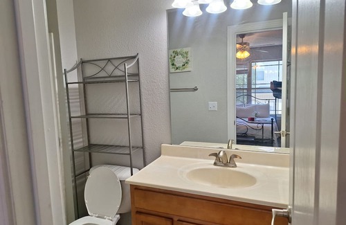 Kansas City House | Charming townhome with WiFi, AC, fitness room in fabulous Kansas City