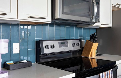 Downtown San Antonio Apartment | Barsala l Fully-furnished 1BD w/fast Wi-Fi