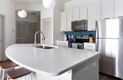 Downtown San Antonio Apartment | Barsala l Fully-furnished 1BD w/fast Wi-Fi