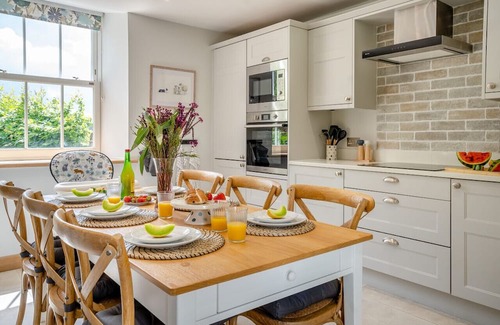 Monmouth House | The Cart Shed - Three Bedroom House, Sleeps 5
