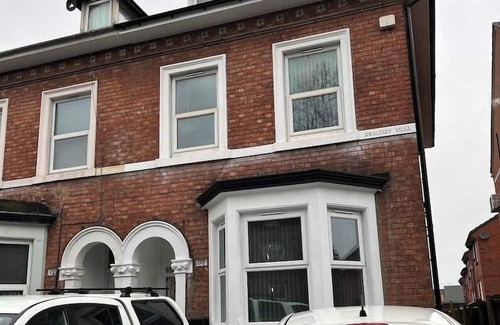 Derby House | Delightful 5-Bed All En Suite Home