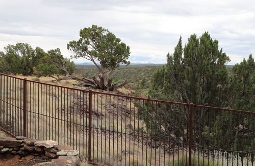 Show Low House | New Listing! Luxury cliff-side retreat. Isolated & Serene with EPIC views.