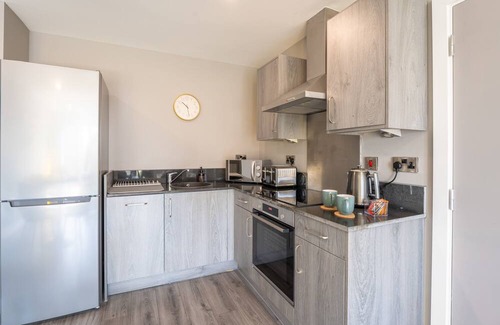 The Docks Apartment | Amazing Apartment*Next to M&S Arena